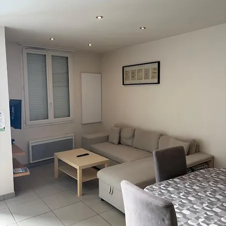 Charmante échoppe Bordelaise à Deux Pas Du Centre Hébergement de vacances *